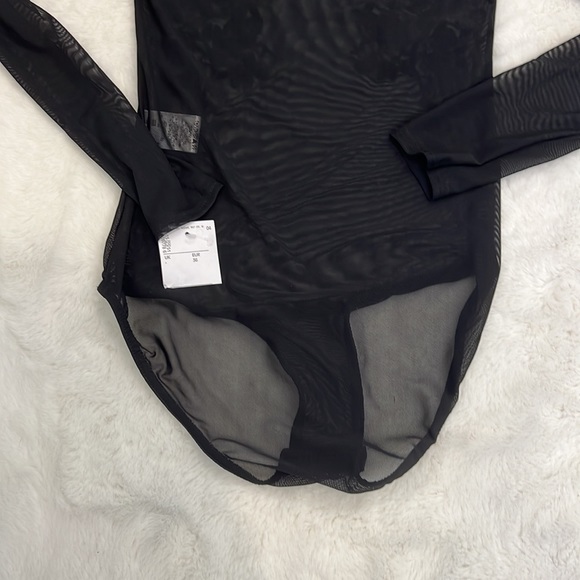 Ayanapa mesh bodysuit with crushed velvet floral design NWT - Picture 7 of 14